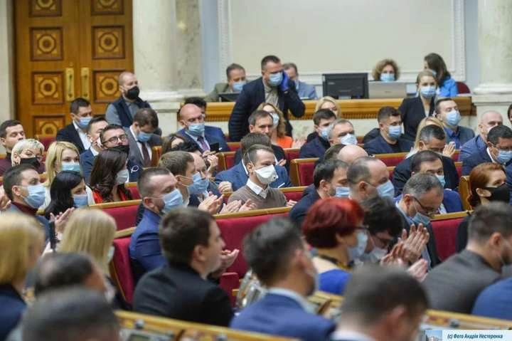 Рада не підтримала скасування карантину вихідного дня
