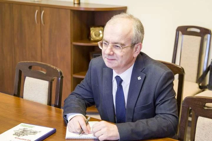 Лукашенко звільнив посла, який виступив за перегляд результатів виборів