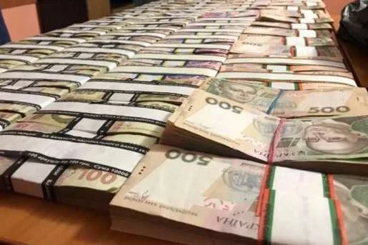 Колишній податківець організував злочинну групу з «відмивання» коштів