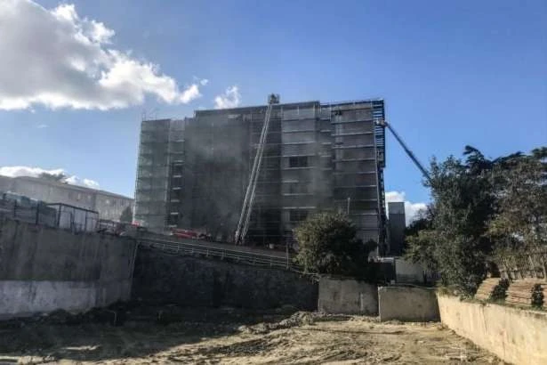 У Стамбульському університеті масштабна пожежа