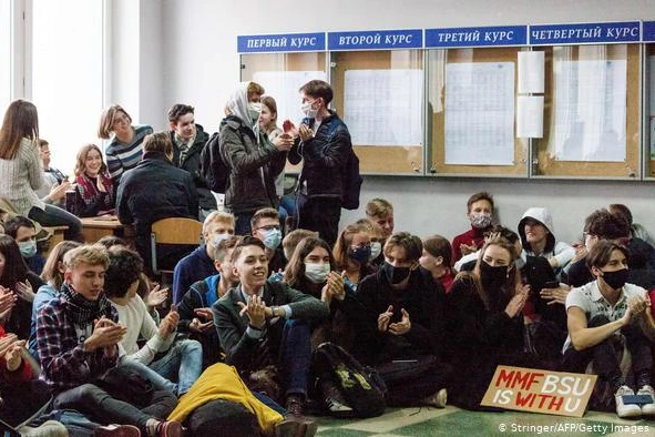 Лукашенко доручив підготувати закон про невизнання закордонних дипломів
