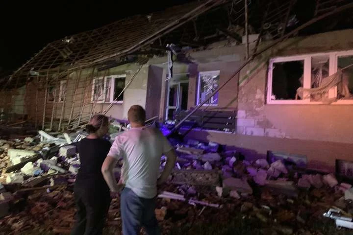 Наслідки торнадо у Чехії: 200 поранених і травмованих, 121 тис. осель без світла
