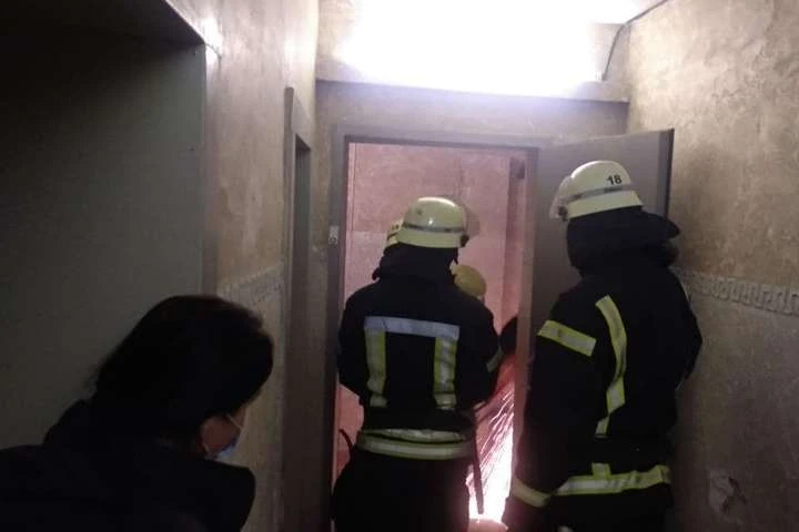 У Києві патрульні врятували дівчину від батька-насильника