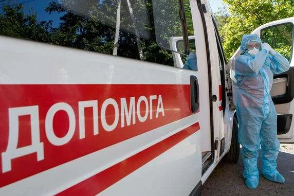 Новий антирекорд: за добу на коронавірус захворіли 2723 українці