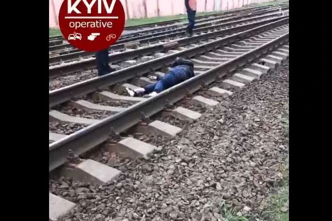 Бориспільський експрес збив дівчину (відео)