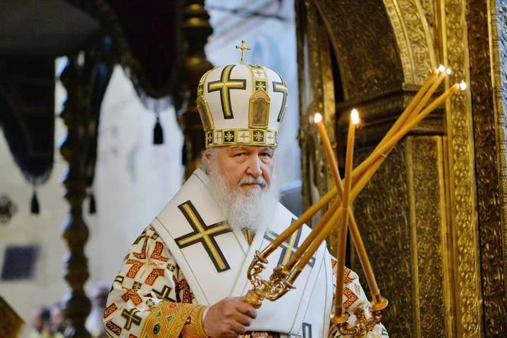 Патріарх Кирило заявив, що віряни зможуть проходити крізь стіни