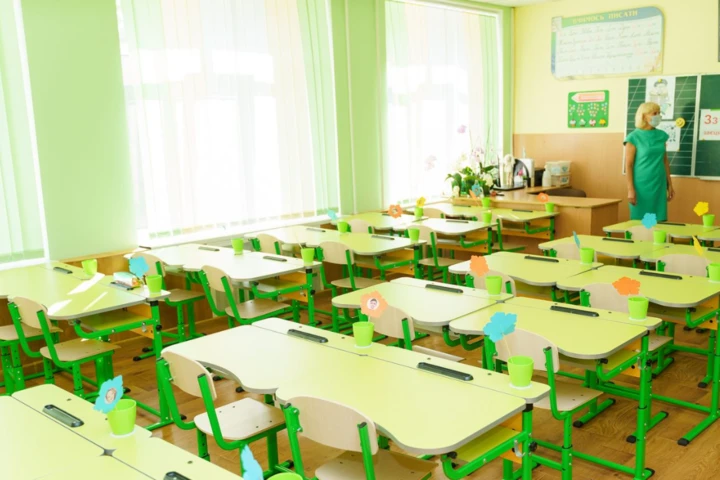 З понеділка для школярів змінюється графік відвідування закладів освіти