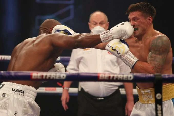 Усик побив Чісору в найважчому бої у кар'єрі