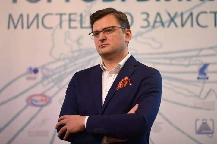 Агресивна політика РФ становить загрозу Україні та союзникам – Кулеба про обстріл британського корабля