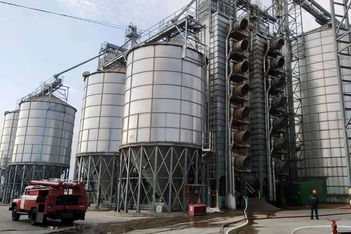 Урожай коту під хвіст: під Києвом горіла зерносушка з 50 т насіння соняшника