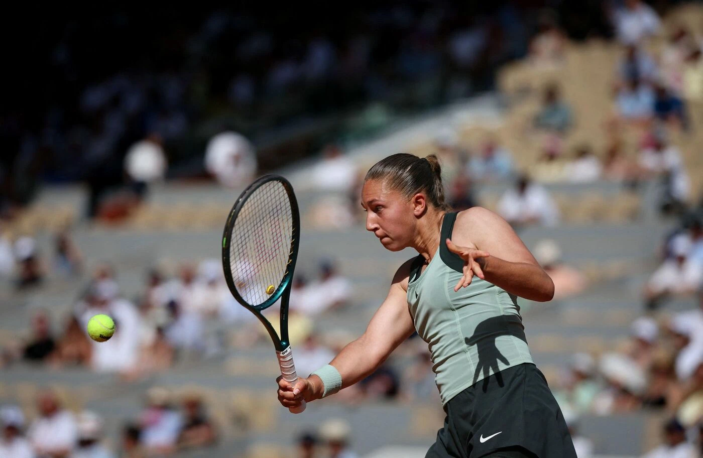 « J’espère jouer plus tôt » : qualifiée pour le troisième tour de Roland-Garros, Diane Parry ne veut pas manquer la finale du PSG