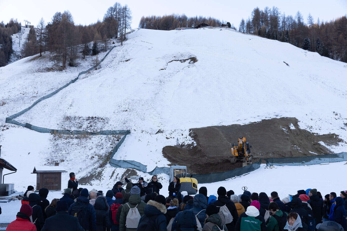 JO 2026 : le chantier de la piste de bobsleigh et luge de Cortina victime de « sabotage »