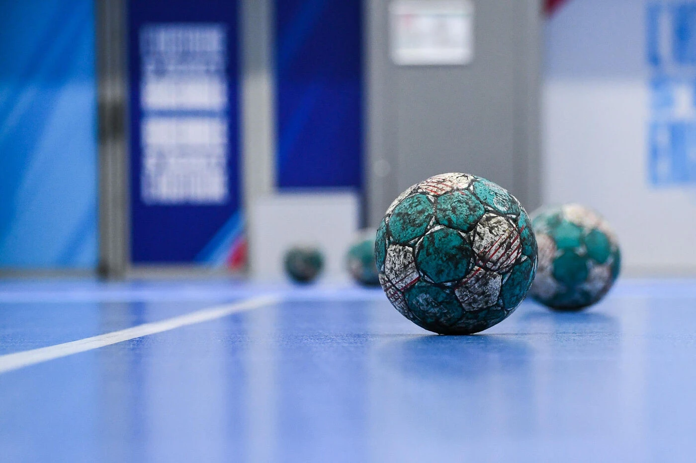 Insultes racistes, « spectateurs avinés »... Le match de handball Gien-Paris SC dégénère en « scène de rue »