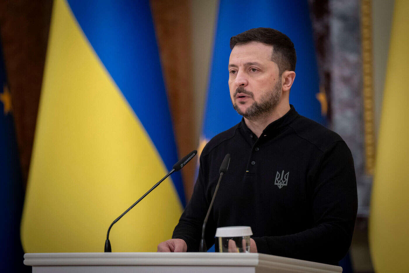 Guerre en Ukraine : Volodymyr Zelensky appelle à utiliser 250 milliards de dollars d’actifs russes gelés pour armer Kiev