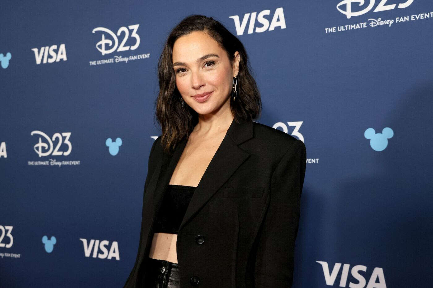 « J’ai subi une intervention chirurgicale d’urgence » : l’actrice Gal Gadot se confie sur sa dernière grossesse