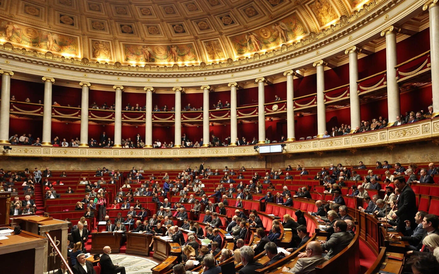Crise politique : faut-il arrêter de rêver de majorité absolue à l’Assemblée ?