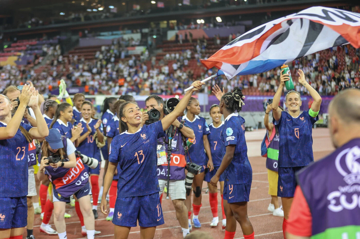 « Garder beaucoup d’humilité dans la victoire » : heureuses mais pas euphoriques, pourquoi les Bleues la jouent modestes à l’Euro