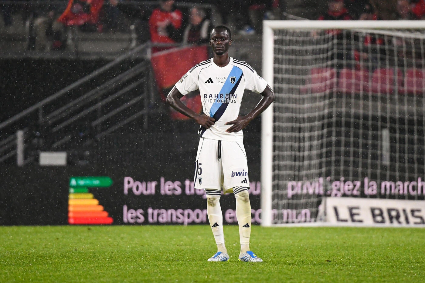 Coupe du monde 2026 : le défenseur du Paris FC Moustapha Mbow écarté de la liste du Sénégal à neuf jours du Mondial