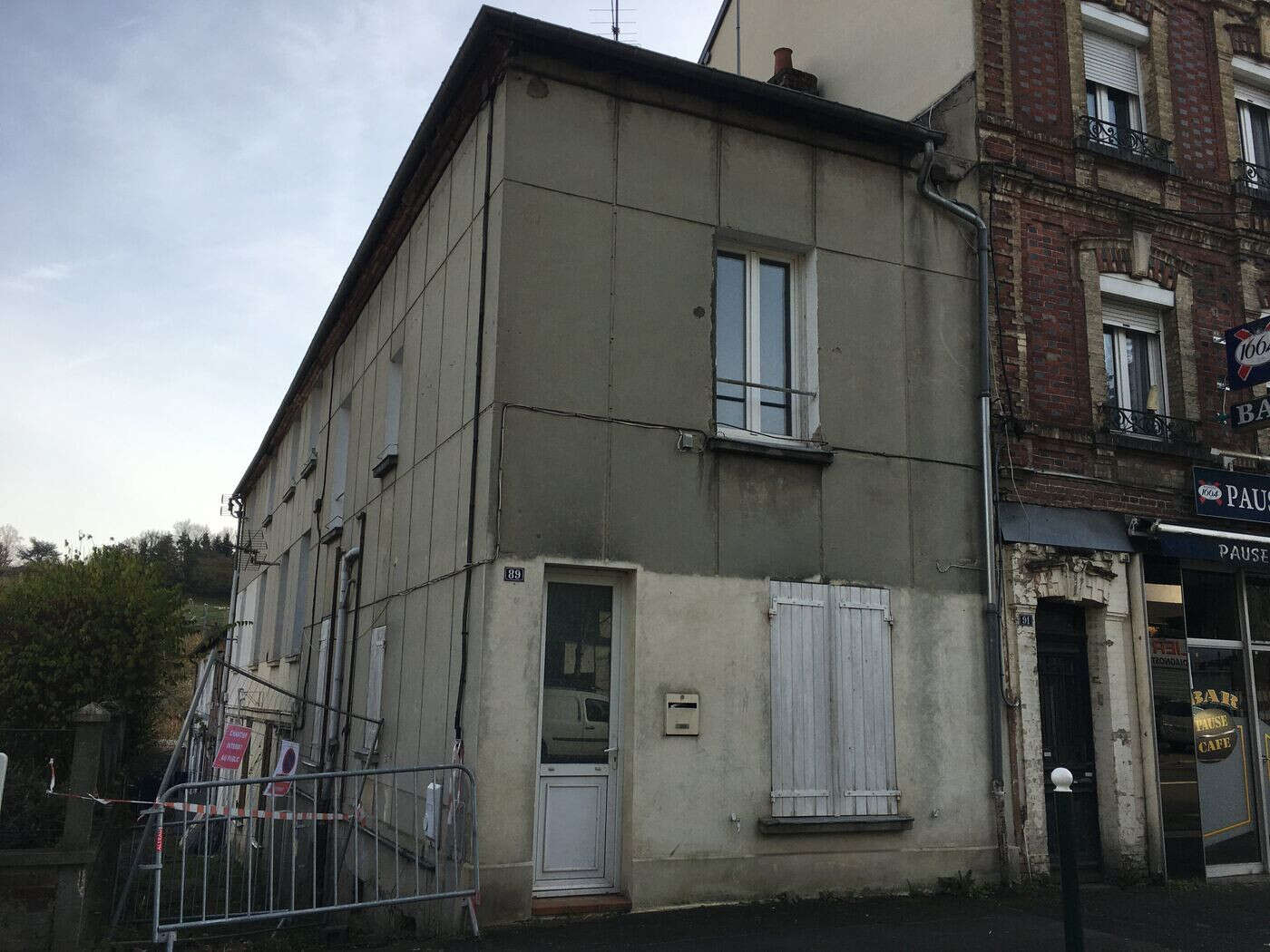 Lisieux : près de s’effondrer et peu entretenu par sa copropriété, un vieil immeuble sera détruit… aux frais de la commune