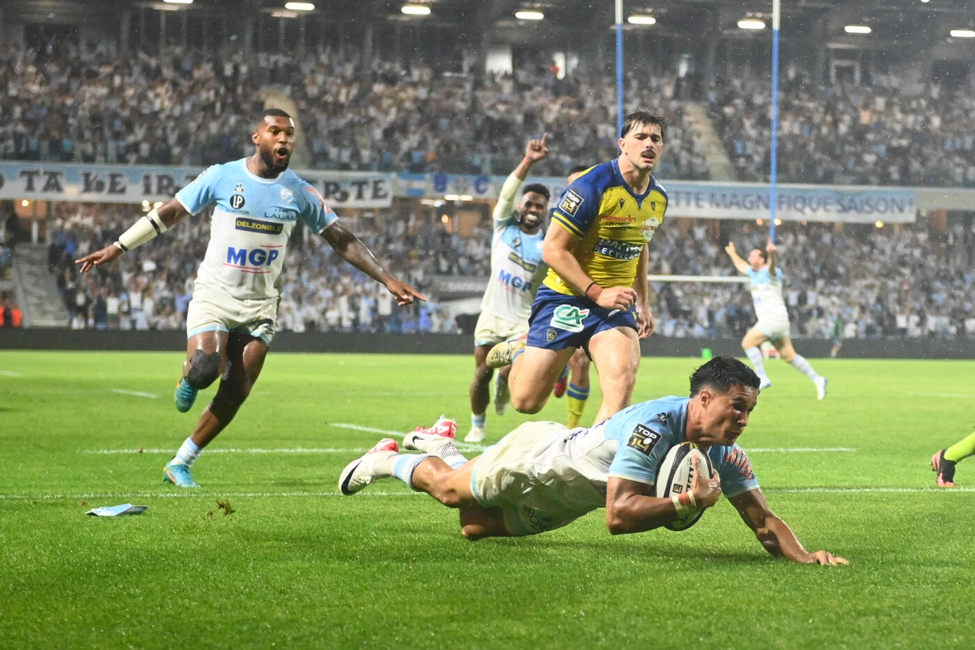 Bayonne-Clermont (20-3) : résumé et vidéos de la folle joie des Bayonnais opposés à Toulouse en demi-finale