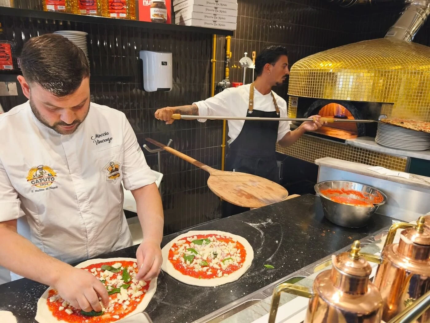 « Je retrouve le goût de chez moi » : à Paris, la pizzeria de Naples Da Michele séduit déjà