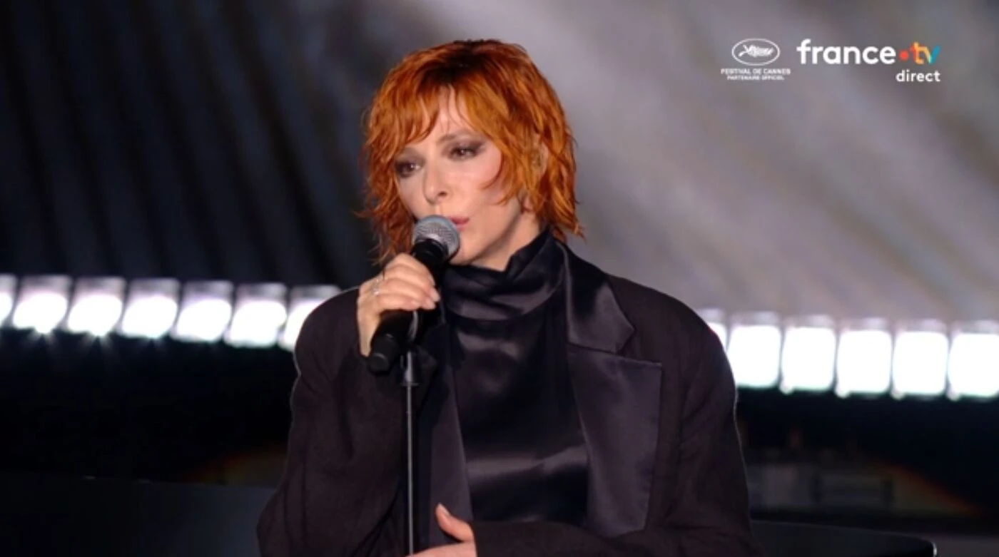 Cannes 2025 : le magnifique hommage de Mylène Farmer à David Lynch pendant la cérémonie d’ouverture