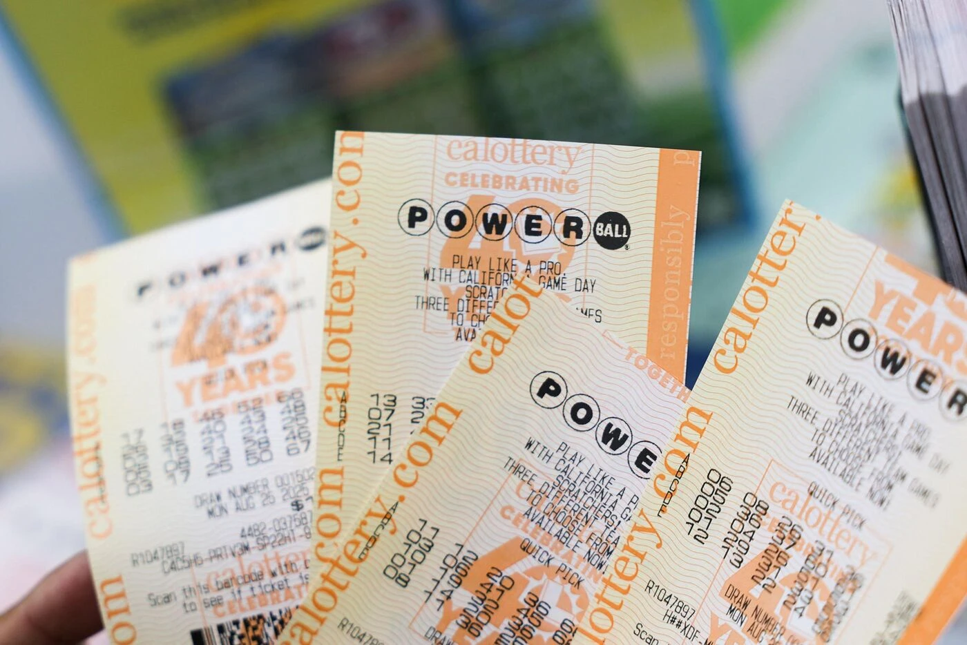« Mon mari et moi n’en revenions pas » : une Américaine demande à ChatGPT de choisir ses numéros et remporte 100 000 dollars au loto