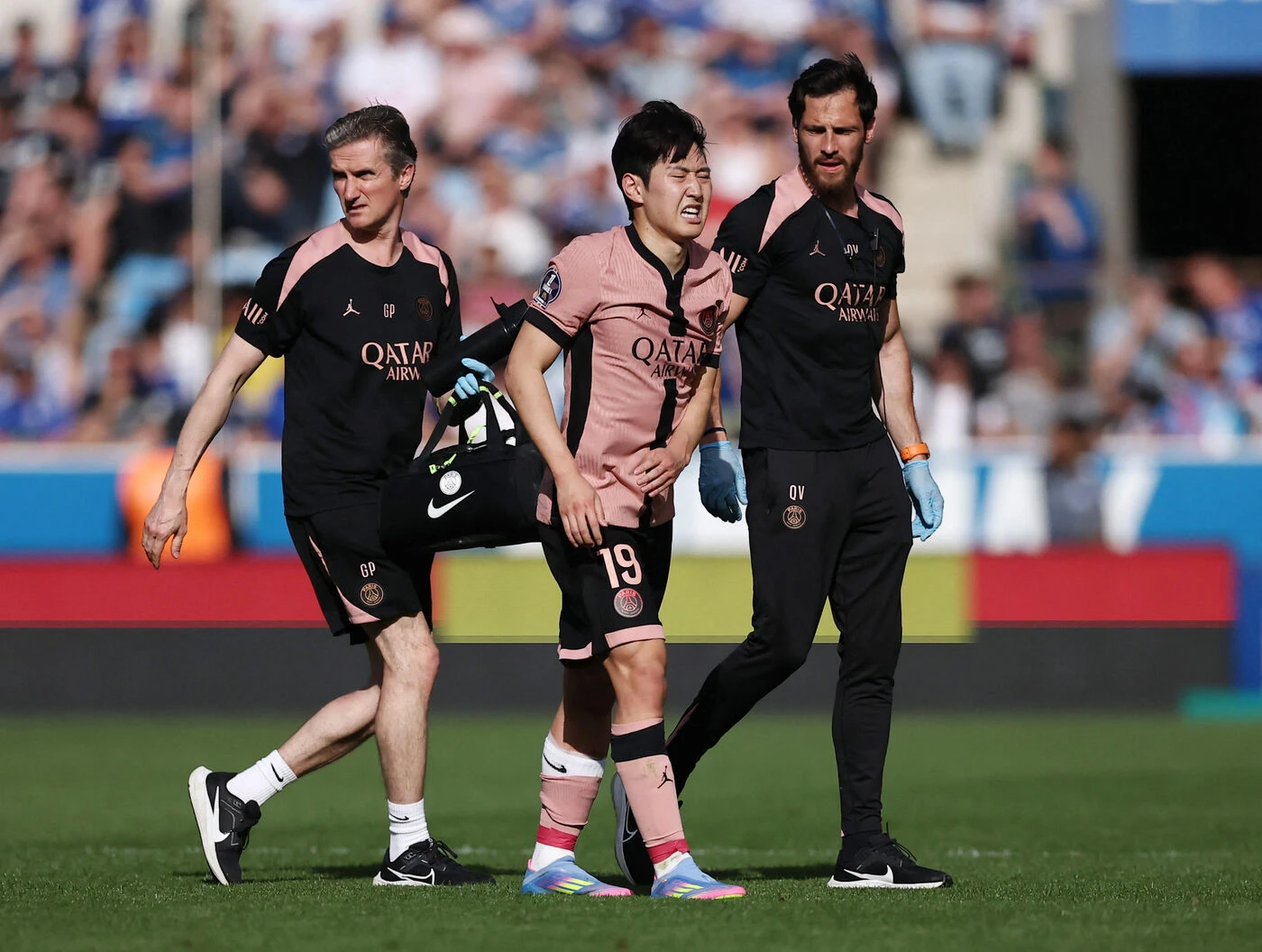 Strasbourg-PSG : Kang-in Lee, incertain pour Arsenal, a quitté le stade en boitant