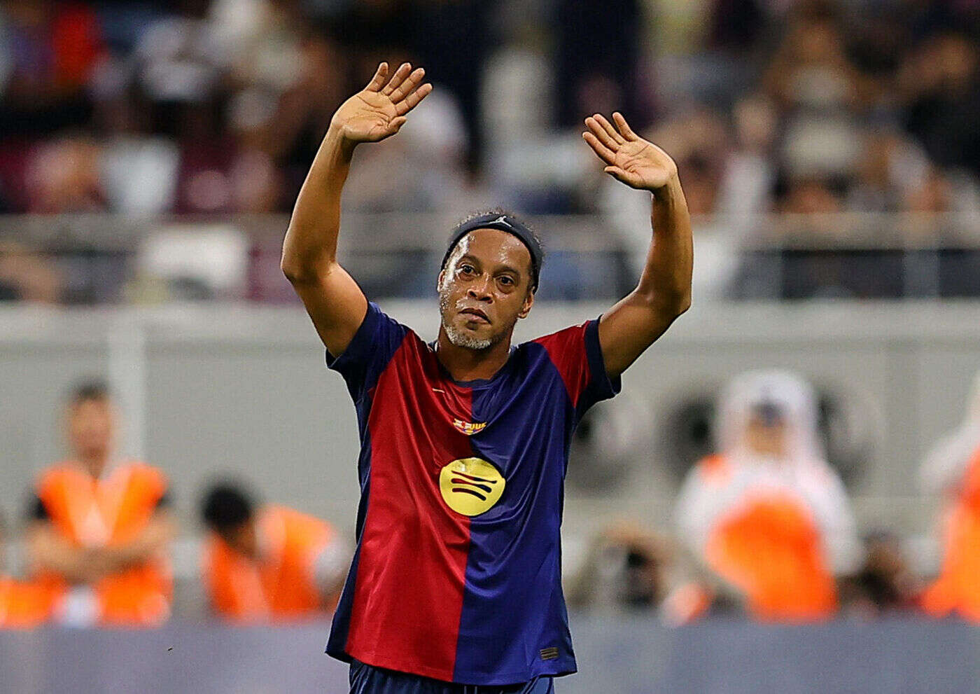 Football : l’exceptionnel coup-franc en lucarne de Ronaldinho lors d’un Barça-Real entre vieilles gloires