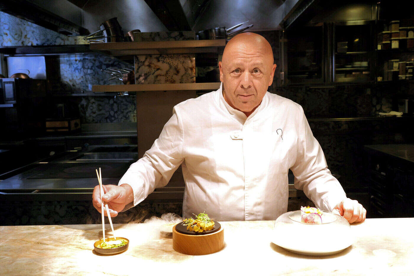 « Il peut promouvoir des voitures mais pas en étant patron de l’Umih » : le chef Thierry Marx retoqué par ses pairs