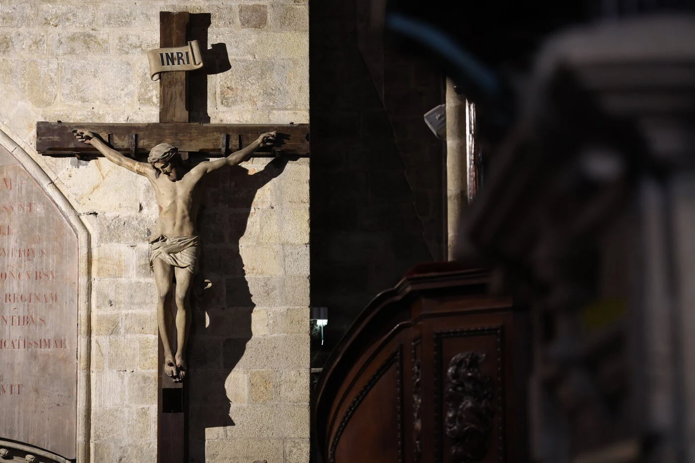 Paris : soupçonné d’avoir agressé sexuellement un enfant pendant la messe, un avocat en garde à vue