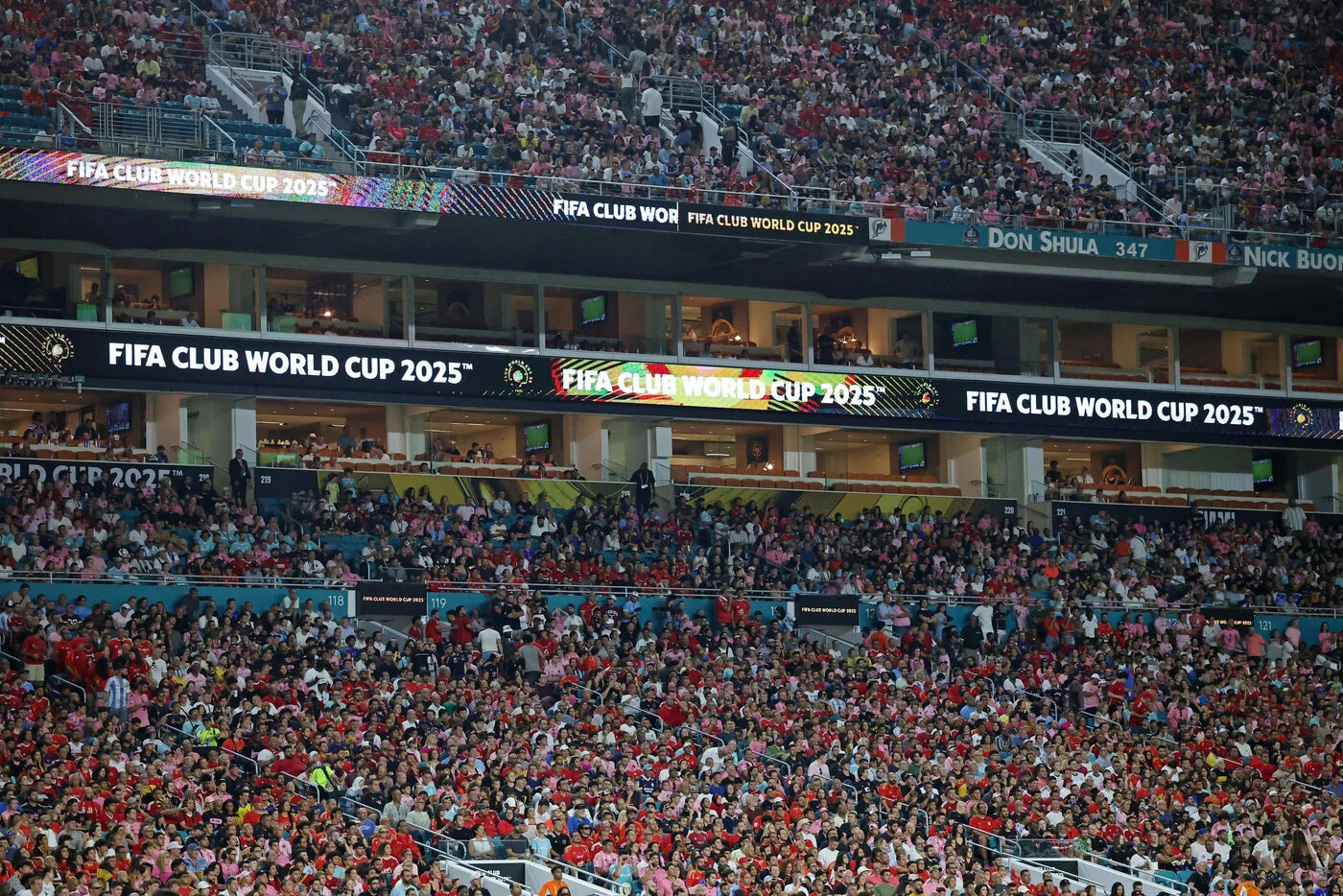 Stade quasi-plein, ambiance bon enfant : malgré les doutes, première réussie en tribunes pour le Mondial des clubs