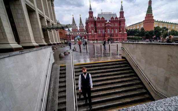 Covid-19 en Russie : Moscou décrète des vaccinations obligatoires face à une situation « dramatique »