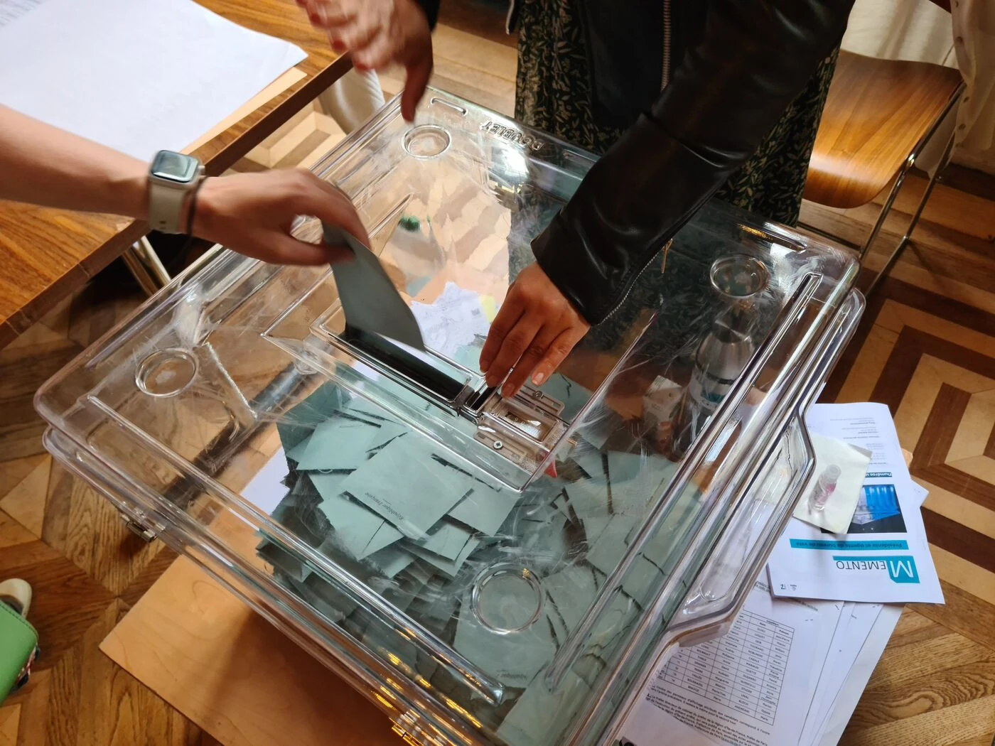 Élection présidentielle 2027 : chute de Philippe, Glucksmann ou Mélenchon face à Bardella au second tour, selon un sondage