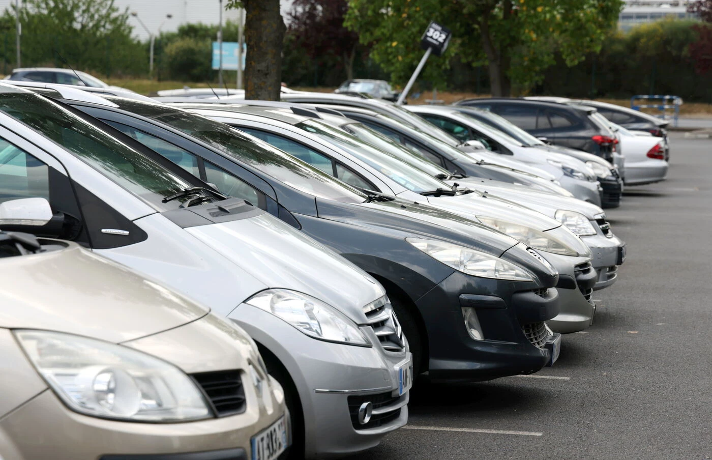 Un bébé meurt de chaud après avoir été laissé délibérément dans une voiture par sa mère qui se faisait faire des injections