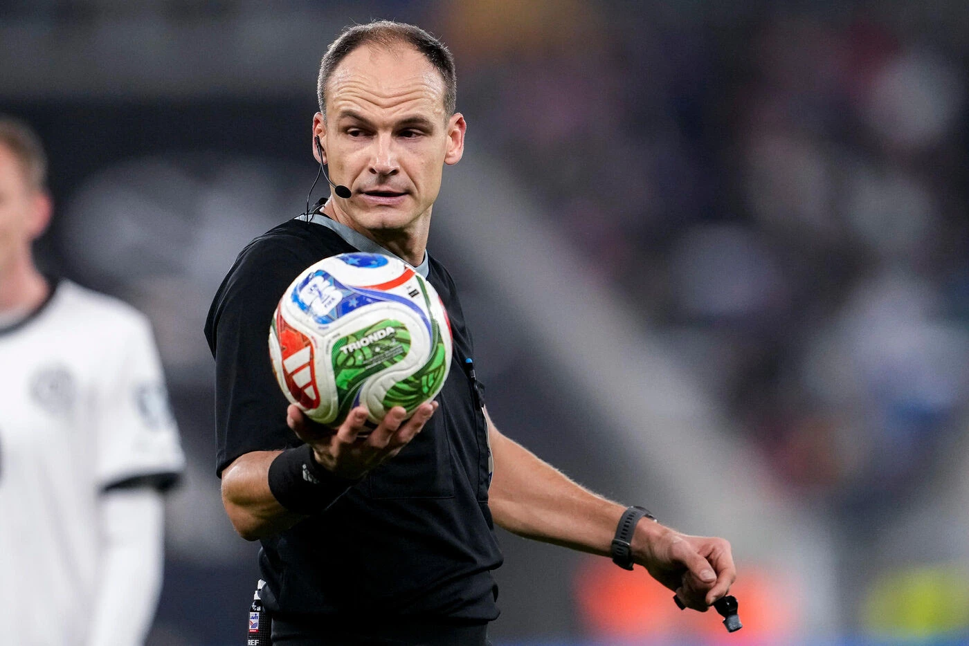 Coupe du monde 2026 : comment le nouveau ballon connecté va aider la VAR à prendre ses décisions plus rapidement