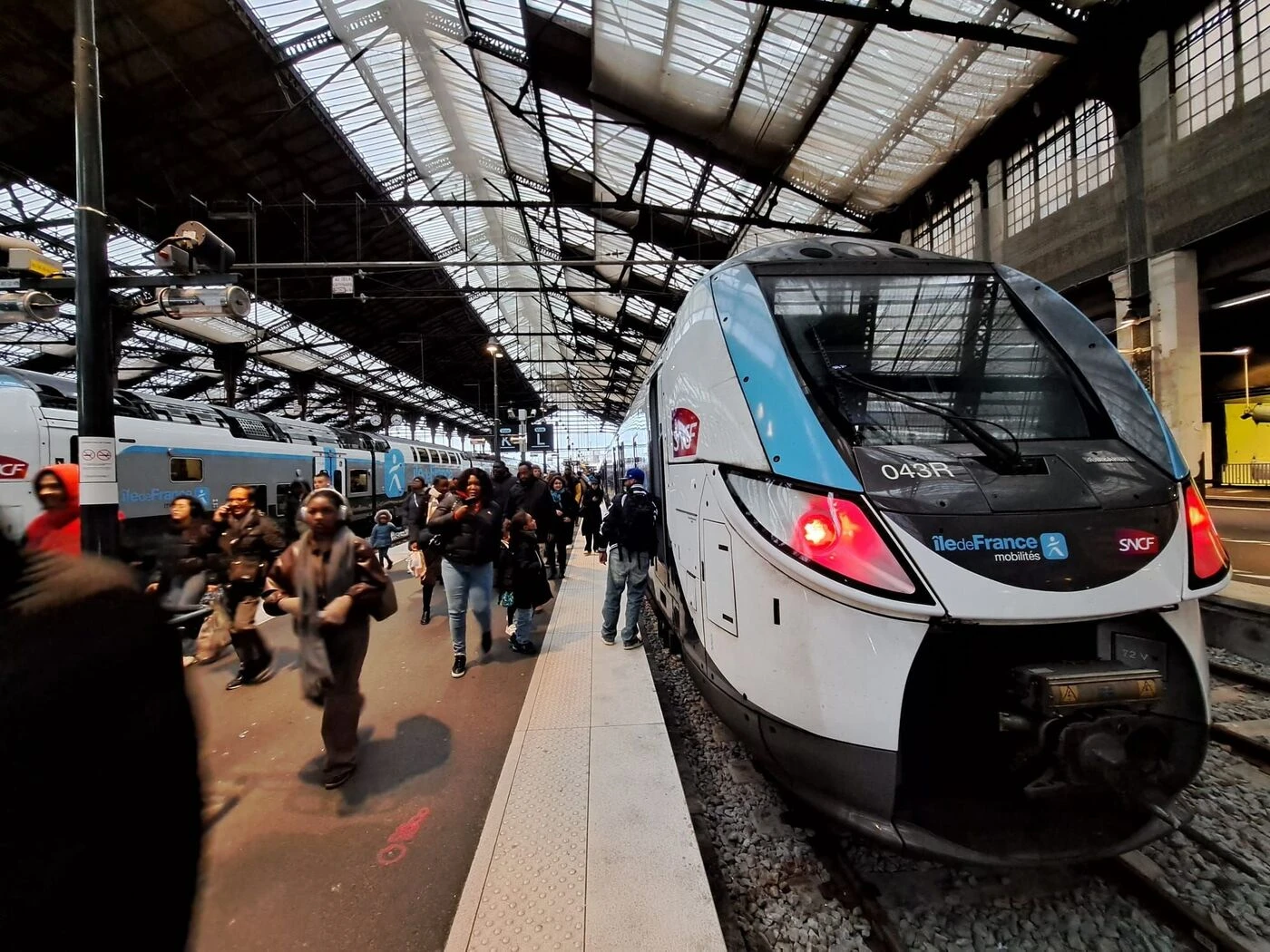 Paris : le RER D en panne entre Gare du Nord et Gare de Lyon jusqu’à 19 heures, le RER B fortement perturbé