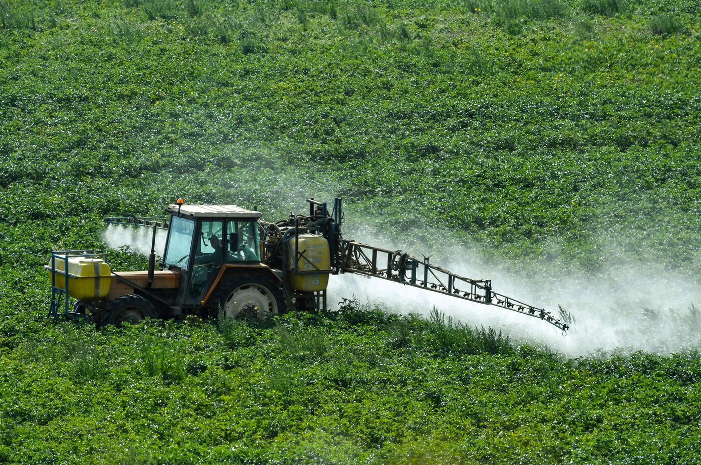 Quel impact les pesticides ont-ils vraiment sur l’environnement et la santé ? Des scientifiques font le point à La Rochelle