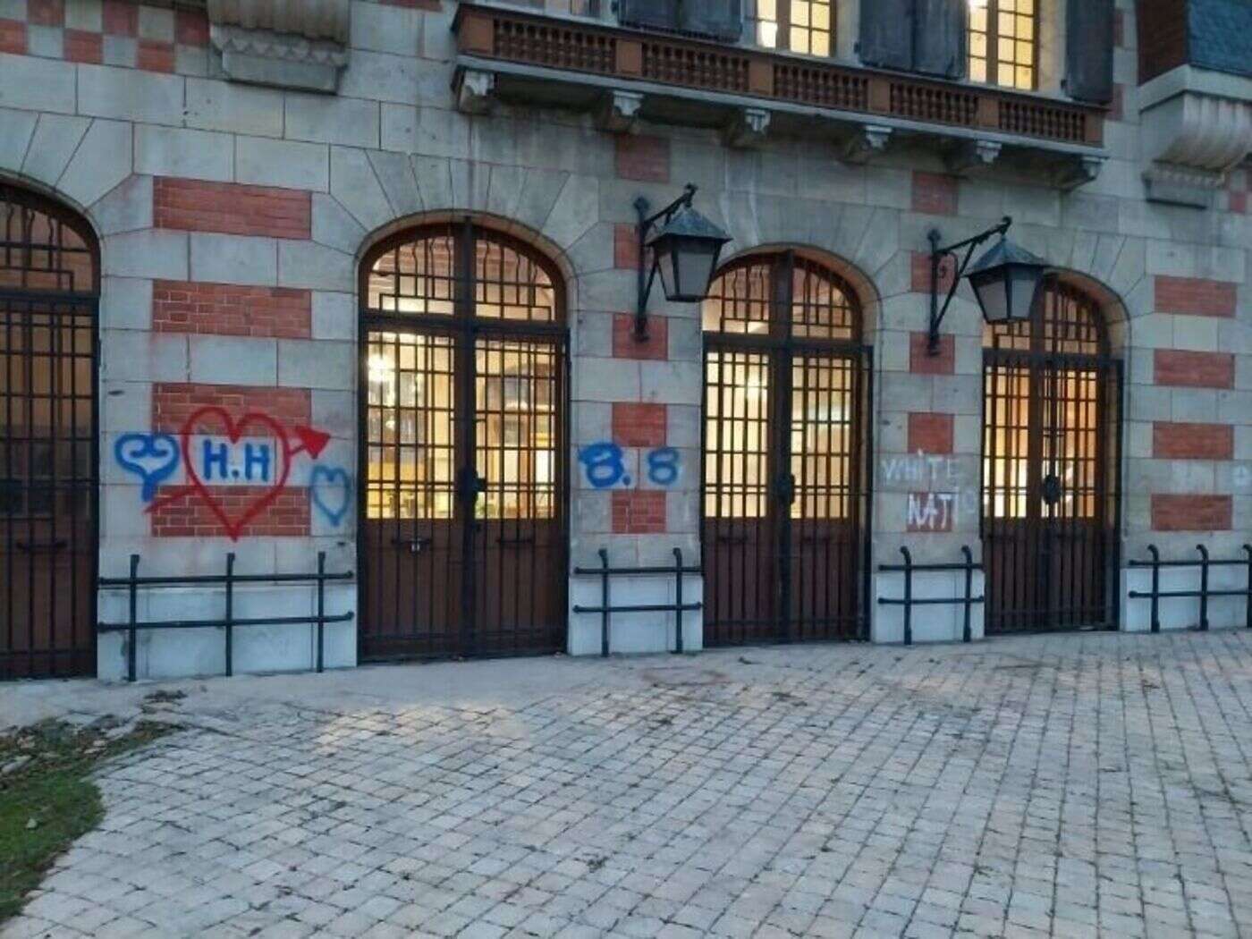 Des tags nazis découverts sur les murs de l’ancienne gare de Senlis