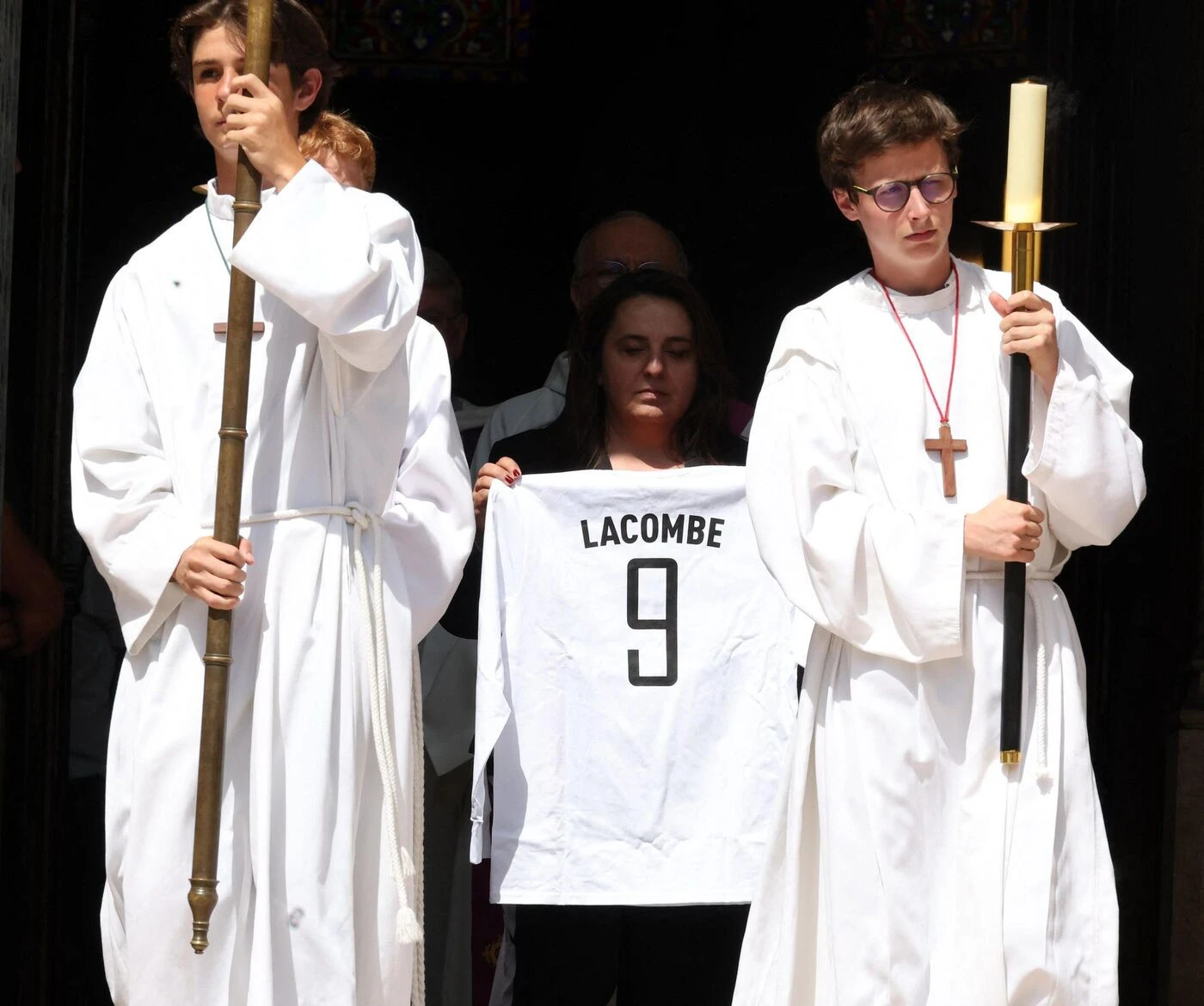 « Tu as incarné des valeurs dont on a aujourd’hui besoin » : aux obsèques de Bernard Lacombe, on a aussi pleuré pour l’OL