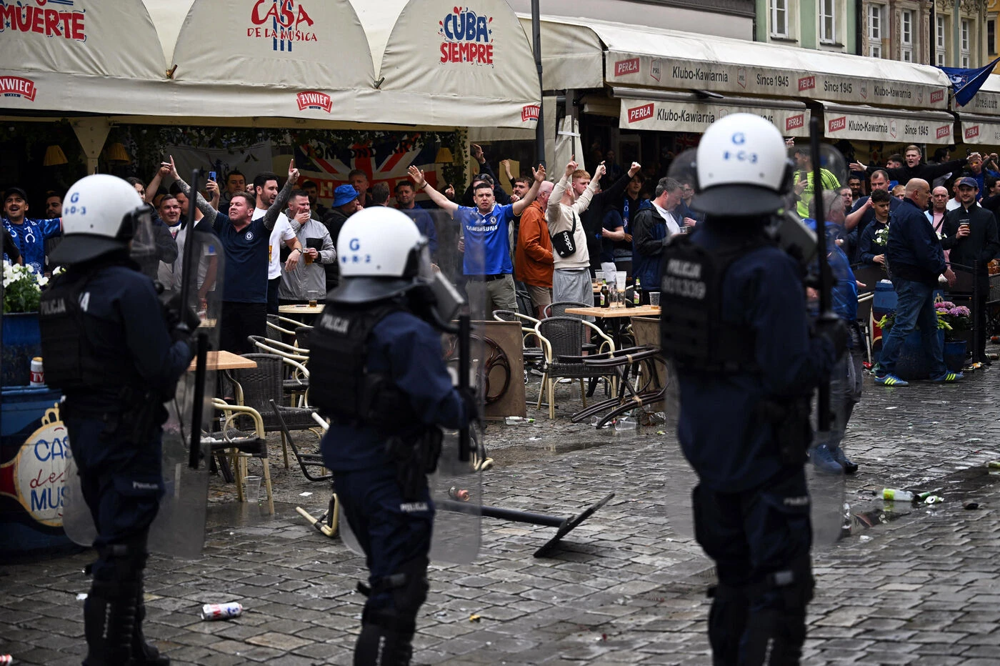Football : tensions entre fans de Chelsea et du Betis Séville avant la finale de Ligue Conférence en Pologne