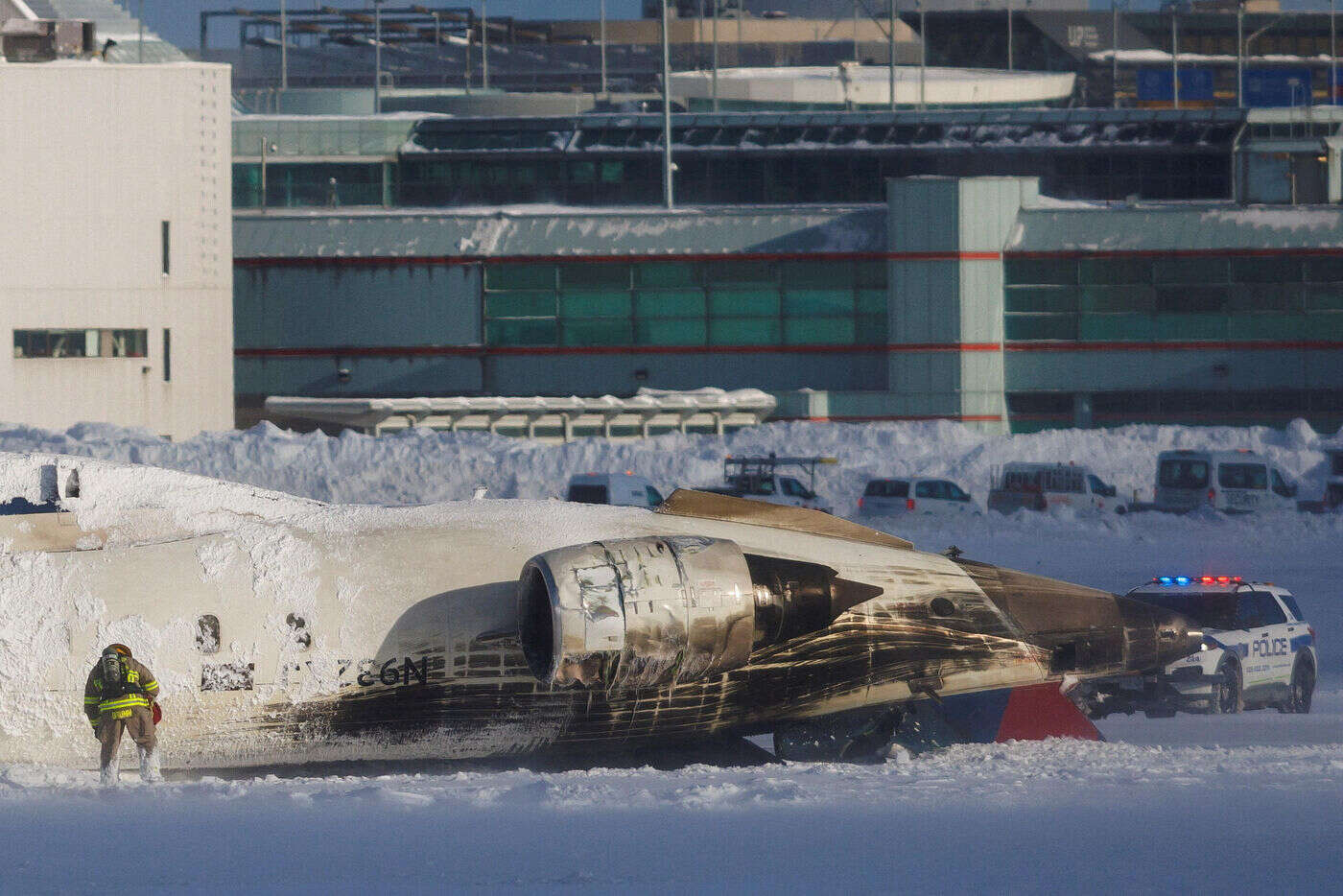 Avion à l’envers, passagers « suspendus comme des chauves-souris » : ce que l’on sait après l’accident à l’aéroport de Toronto