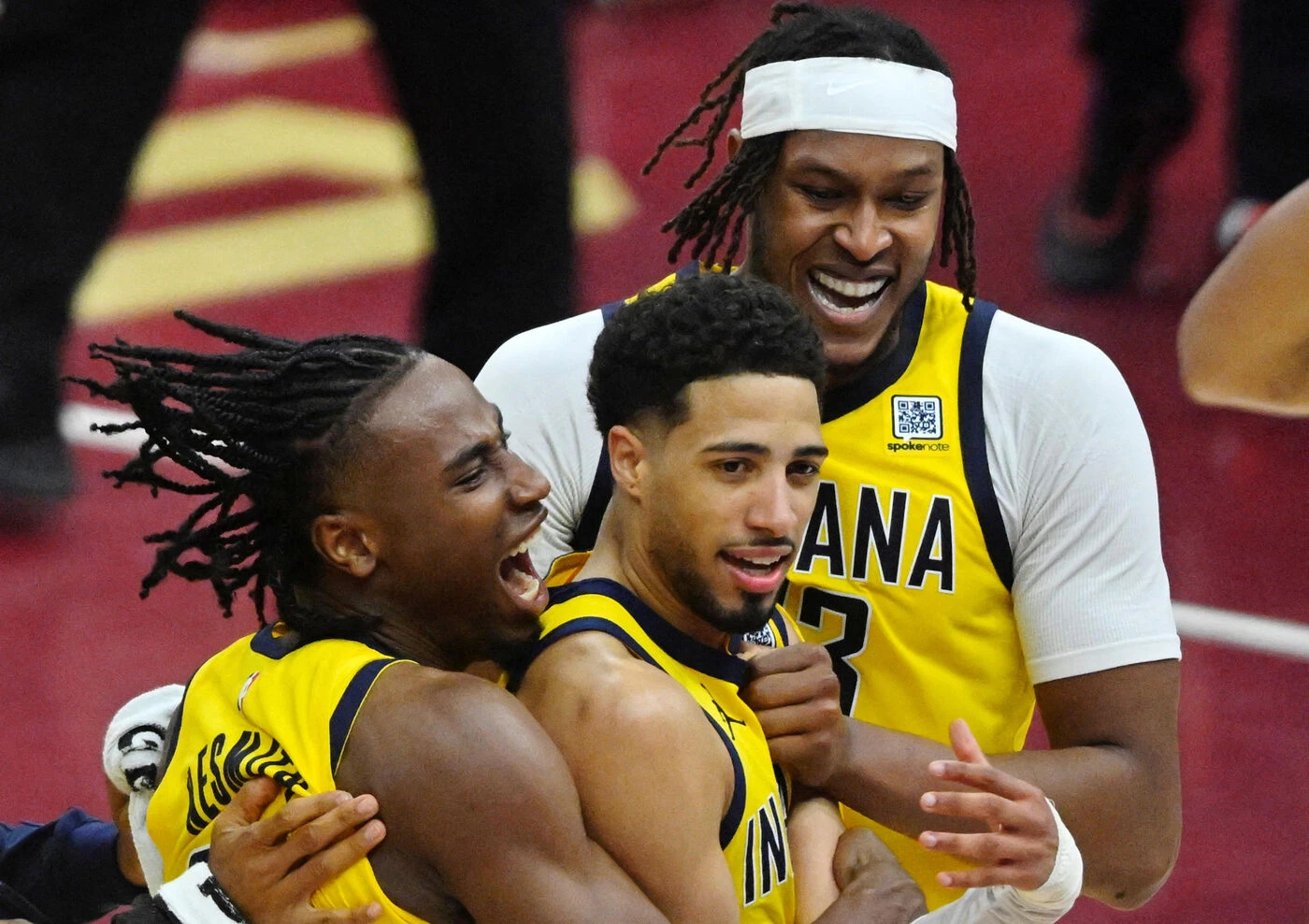Lancer-franc manqué exprès et tir à trois points victorieux... La vidéo de la folle action d’Haliburton en playoffs NBA