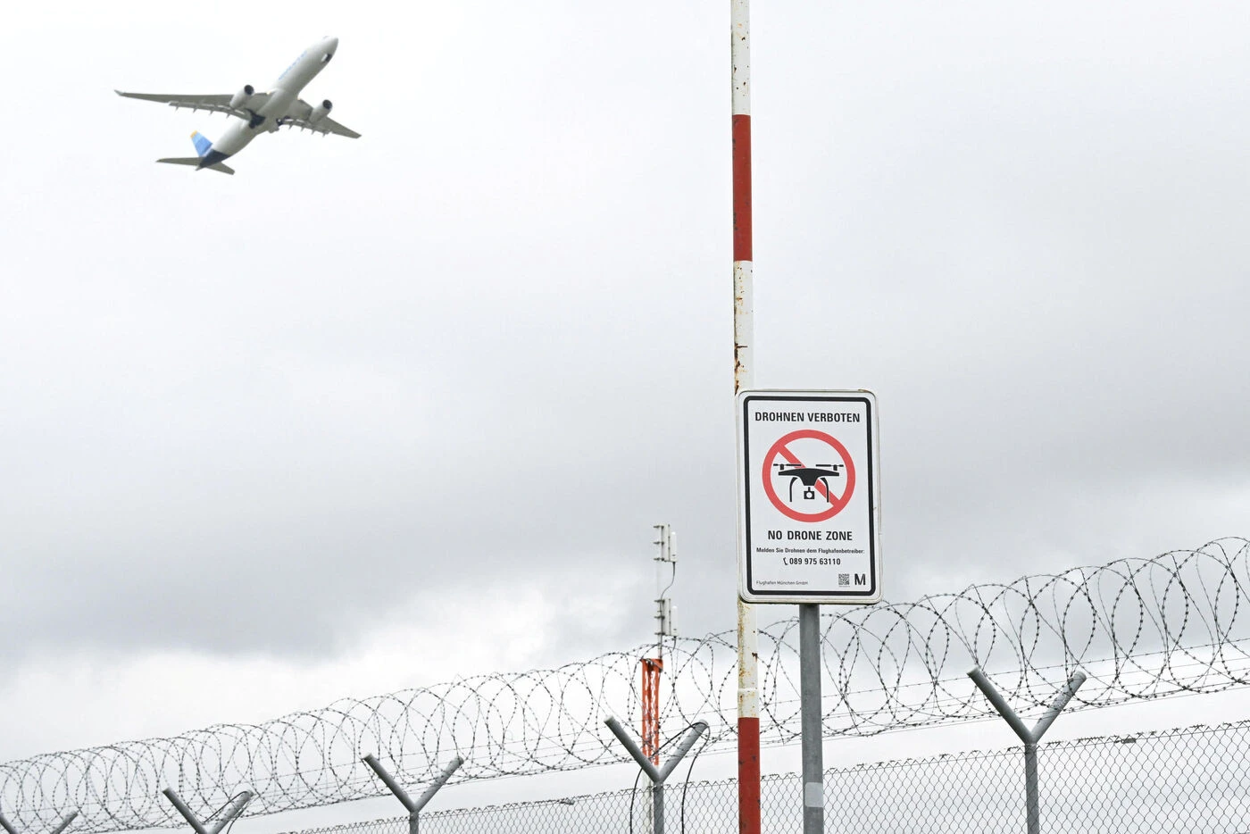 Les autorités redoutaient une incursion de drones, ce sont 18 000 cigarettes de contrebande qui ont paralysé l’aéroport de Vilnius