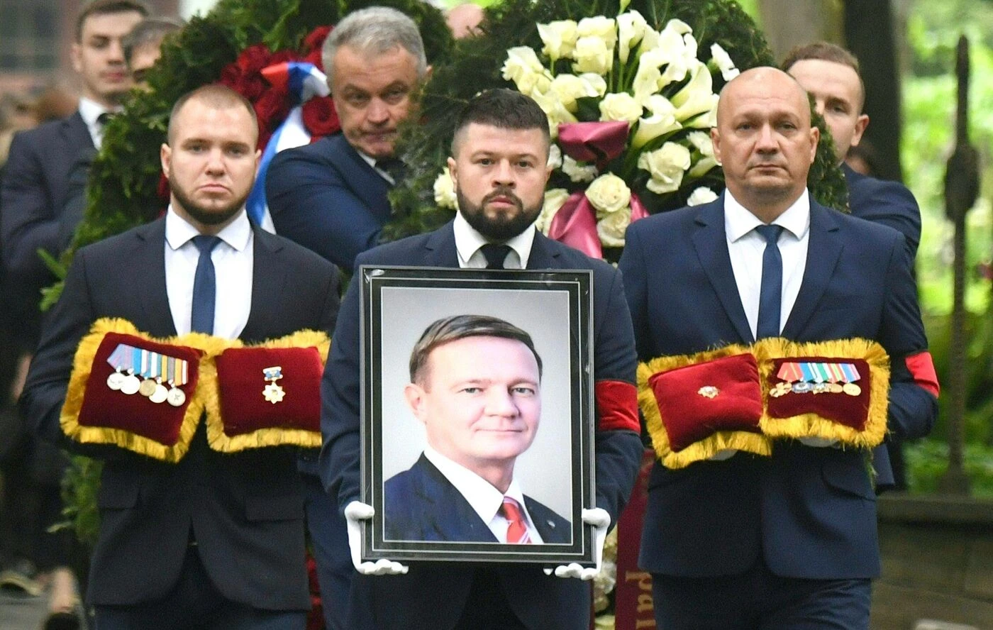 Russie : le suicide présumé d’un ministre renvoyé par Vladimir Poutine secoue l’élite russe
