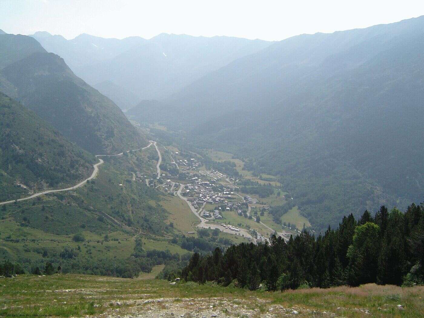 Pyrénées-Orientales : un accident de car en montagne fait au moins deux morts et quatre blessés graves