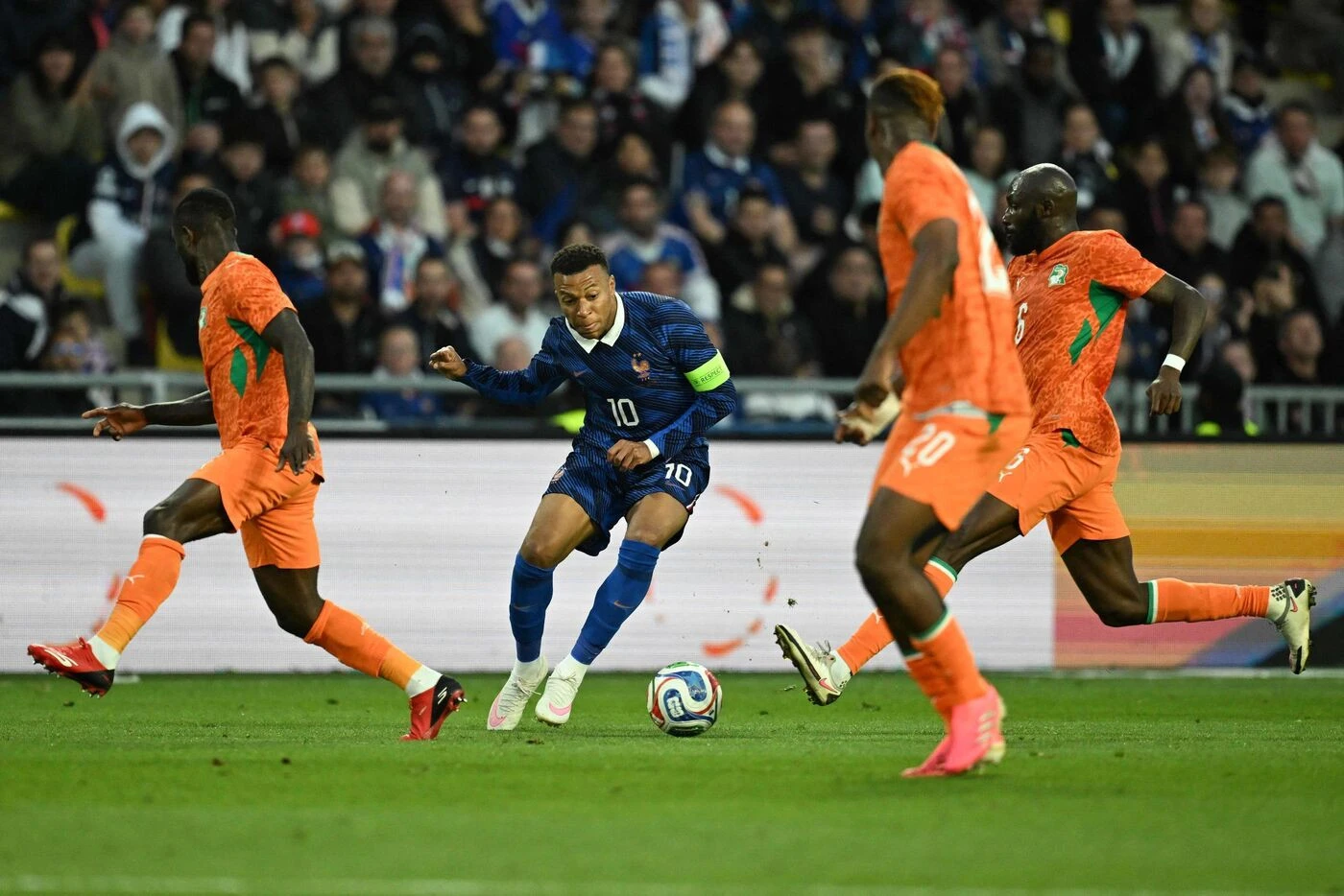 France-Côte d’Ivoire (1-2) : trop brouillons, les Bleus encore loin du Mondial