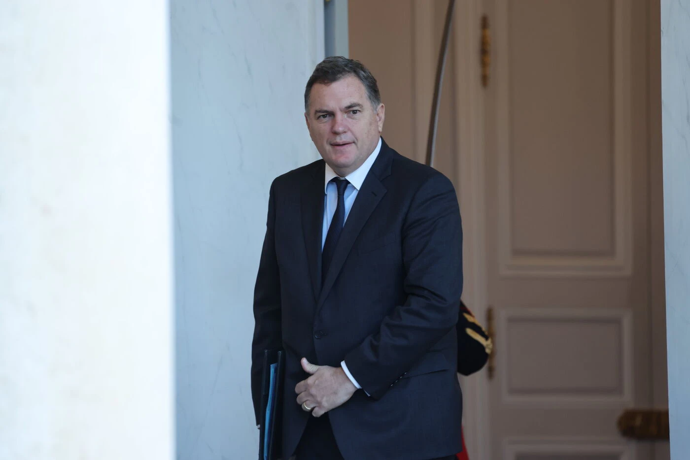Contrôleurs aériens : le ministre des Transports dénonce des revendications « inacceptables »