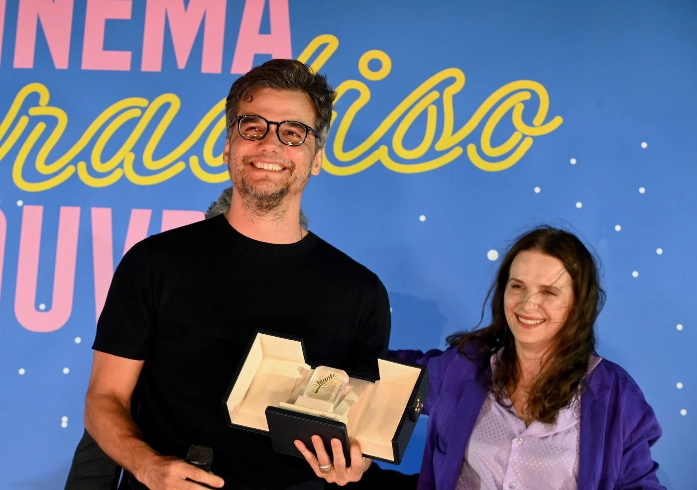 Surprise au Cinéma Paradiso Louvre : Juliette Binoche a remis le prix d’interprétation de Cannes à Wagner Moura