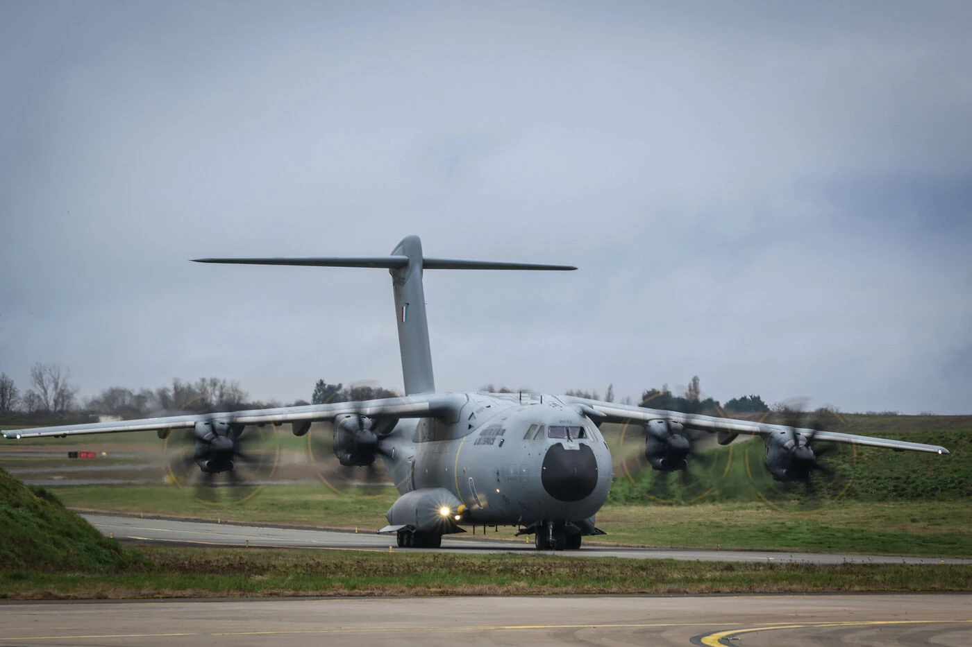 Lutte contre les incendies : l’avion militaire A400M déployé « d’ici à fin juillet »